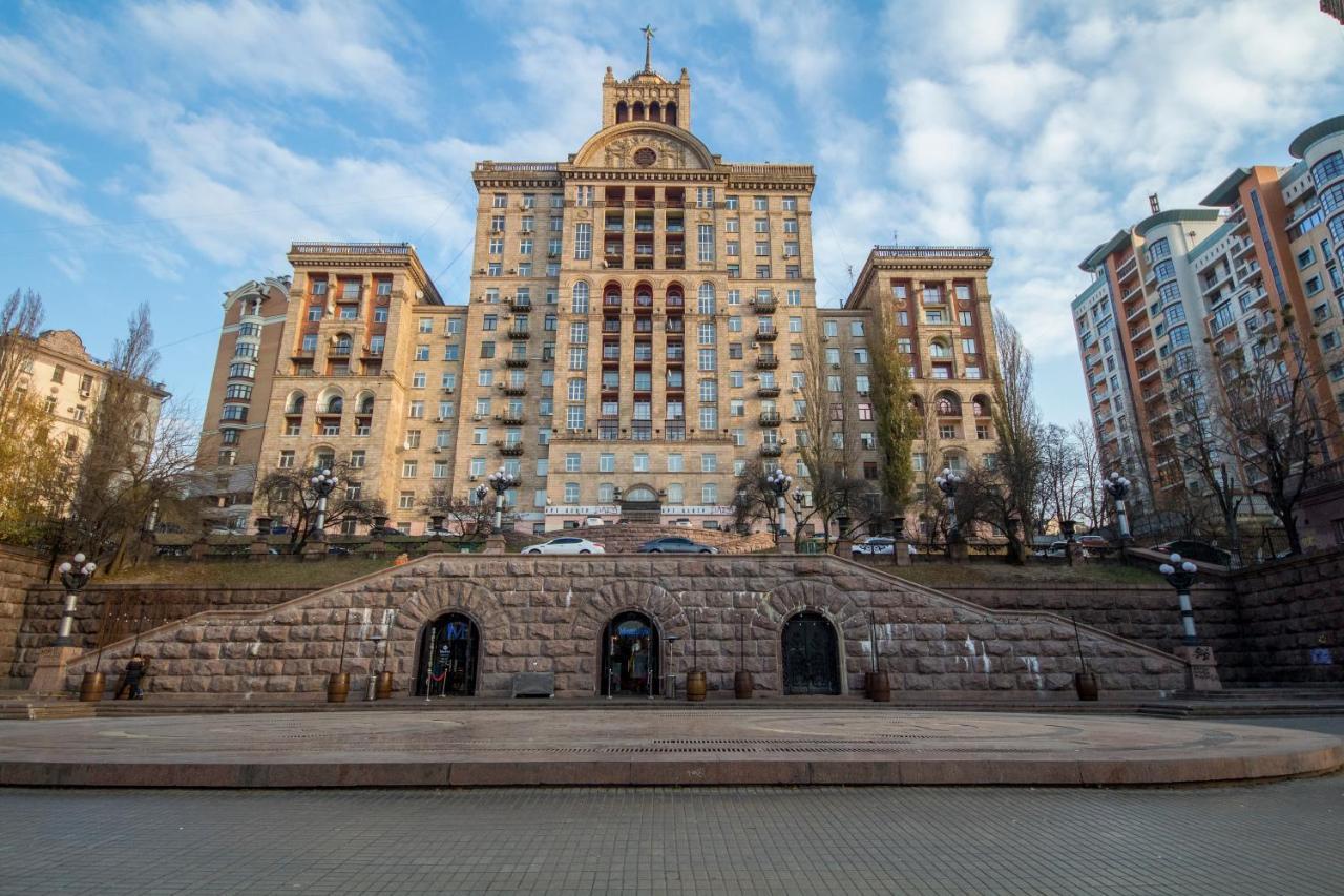 Central Apartments On Khreschatyk Kyiv Exterior photo